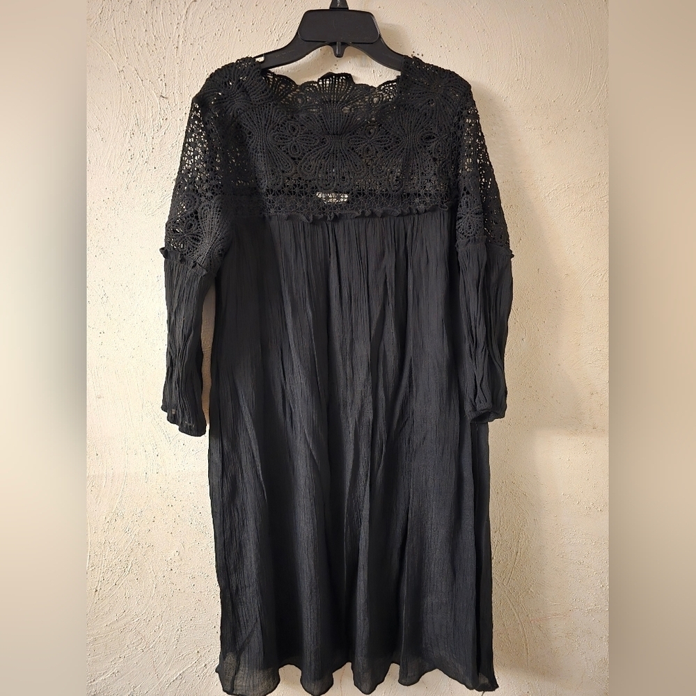 Chic Black Crochet Long Sleeve Dress